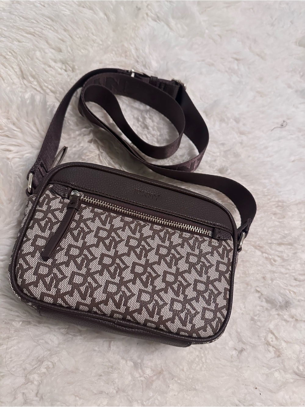 DKNY Women’s crossbody bag